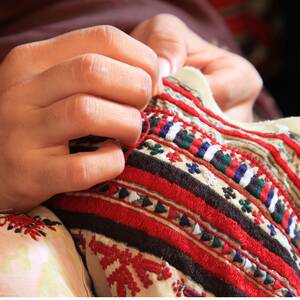 سوزن دوزي (التطریز الدقيق بالأبرة)